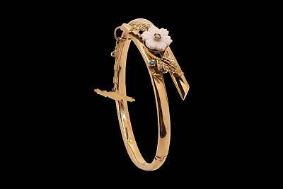 Escrava Flor Folhas Marfim Pérolas Turquesas