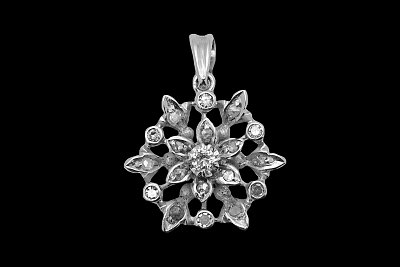 Pingente Flor Brilhantes